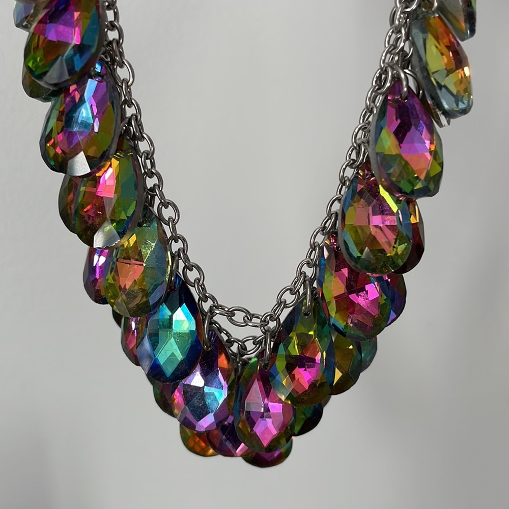 Vintage Iridescent Bold Tear Drop Shaped Statement Necklace